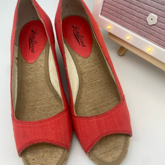 EUC Lucky Brand wedge sandal - Picture 2 of 5